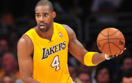 Lakers vượt qua Denver Nuggets trên sân nhà