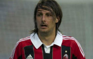 Milan sẽ không 'đá' Acerbi ra đường