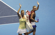 Sharapova và Wozniacki đọ tài khoe sắc