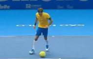Video Gillette Federer Tour: Federer mặc áo số 10 Brazil đá bóng
