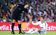 Real “hít khói” Barca: Đừng đổ lỗi lên đầu trọng tài!