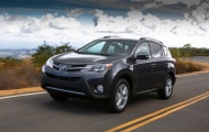 Toyota RAV4 2013 có giá từ 24.145 đô la Mỹ