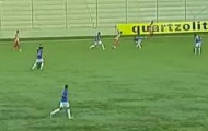 Video: Tuyệt kĩ gắp bóng qua người của Messinho (Nautico) v Cruzeiro