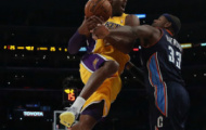 Video NBA: Los Angeles Lakers 101 - 100 Charlotte Bobcats