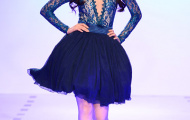 Siêu mẫu Thu Hằng gợi cảm đi catwalk