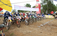 Giải đua xe môtô địa hình mở rộng 2012: Quyết liệt từ đầu
