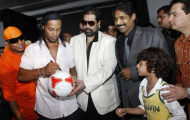 Ronaldinho được chào đón nồng nhiệt ở Ấn Độ
