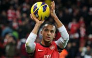 Sẵn sàng ký hợp đồng mới, Walcott gieo sầu cho MU