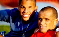 Video: Con trai Rivaldo, Rivaldinho tái hiện siêu phẩm của bố cho Corinthians
