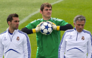 Xung đột Mourinho - Casillas: Perez thích theo Bồ, hay Tây?