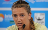 Khán giả la ó vì Azarenka bỏ giải vào phút chót