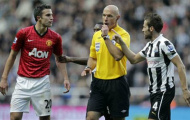 Trọng tài 'thân MU' bắt chính trận derby nước Anh