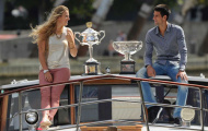 Azarenka & Djokovic sóng đôi rước cúp