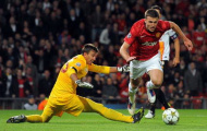 Mục tiêu thủ môn của M.U tỏ tình với Premier League