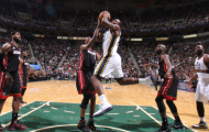 Utah Jazz quật ngã đương kim vô địch Miami Heat trên sân nhà