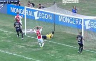 Video: Pha 'hỏng ăn' đáng tiếc của Siem de Jong (vs Vasco da Gama)