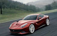 Video: Ferrari F12 Berlinetta đua tốc độ với Pagani Huayra