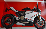 Ducati 1199 Panigale có màu sơn mới độc đáo