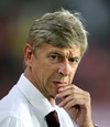 Wenger tuyên bố theo đuổi Cavani và Zaha
