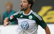 Video: Pha solo ghi bàn từ giữa sân của Diego (Wolfsburg) v Stuttgart
