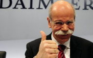 Bị BMW 'vuốt mặt', CEO Mercedes-Benz vẫn mong tại vị
