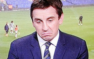 Gary Neville bị 'ném đá' sau khi lên tiếng chê De Gea