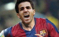 Video: Fabregas đau đớn khi bị Wellington phạm lỗi thô bạo (Malaga vs Barcelona)