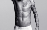 Becks được mời mặc quần lót đi catwalk