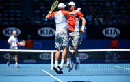 Anh em Bryan đi vào lịch sử Grand Slam
