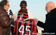 Dư luận bị hố, Balotelli không mặc áo số 9