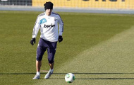 Oezil bị treo giò, Mourinho vẫn “làm ngơ” với Kaka