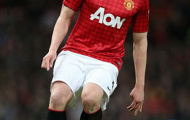 Roy Hodgson 'giáng cấp' Phil Jones, Sir Alex nổi giận
