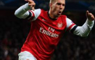 Video Premier League: Cú sút phạt của Podolski giúp Arsenal đánh bại Stoke