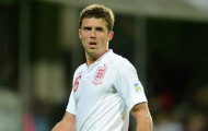 Trước trận gặp Brazil, Carrick và Defoe phải rút tên khỏi ĐT Anh