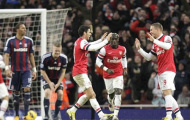 Arsenal nhọc nhằn vượt qua Stoke: Kháng cự đến cùng!
