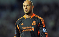 Mục tiêu Pepe Reina của M.U cảm thấy 'lo lắng và khó chịu' ở Anfield