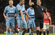 Tố trọng tài thiên vị Man United, HLV Sam Allardyce bị phạt nặng