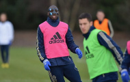 Hình ảnh lạ lẫm của Demba Ba trước trận gặp Wigan