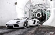 Một siêu xe Lamborghini Aventador đẹp tinh khôi