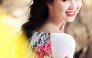 Ngọc Trinh diện áo dài rạng rỡ đón xuân sang