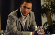 Higuain chỉ ra kế sách để Real 'trị' M.U
