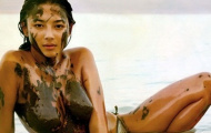 Siêu mẫu sexy tham gia đua xe F1