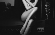 Minh Triệu khoe ảnh nude mừng lễ Tình nhân