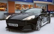 Aston Martin Vanquish Volante chạy thử trên tuyết trắng