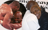 Holyfield và Tyson hết cắn tai lại ôm nhau