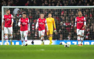 Arsenal gục ngã ngay tại Emirates: Niệm khúc cuối?!