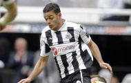 Newcastle để Ben Arfa ngồi nhà khi gặp Metalist