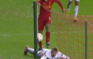 Video: Suarez chơi xấu Tomas Hubocan (Liverpool vs Zenit)