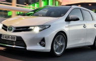 Toyota công bố giá Auris Touring Sports mới ở Anh