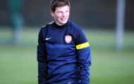 Arshavin 'bít cửa' ở lại Arsenal